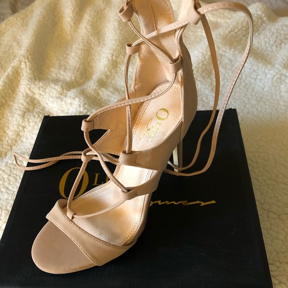 4 inch High heels only worn once. - Picture 1 of 3